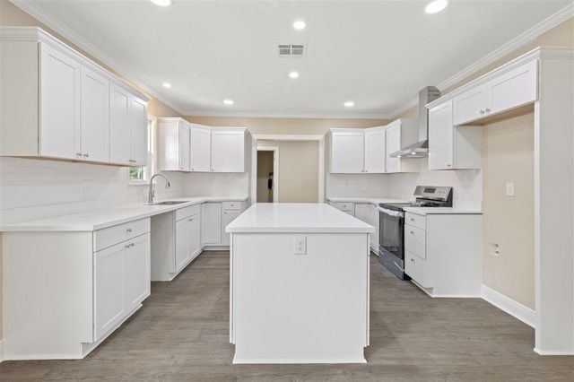 610 Decker Street, Jennings, LA 70546