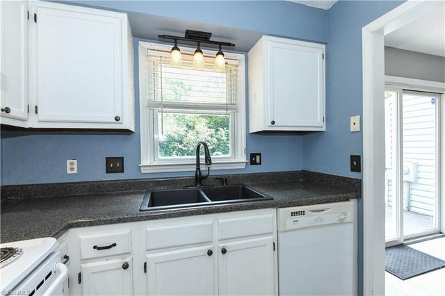 2208 Franklin Court, Burlington, NC 27215