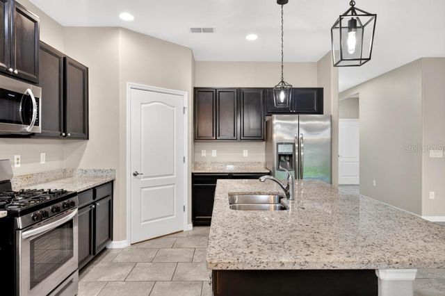 736 E VICTORIA TRAILS BOULEVARD, Deland, FL 32724