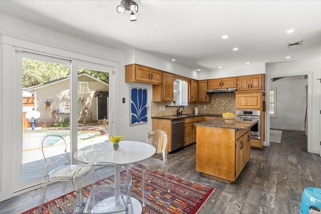 4500 Ridgecrest Drive, Arlington, TX 76017