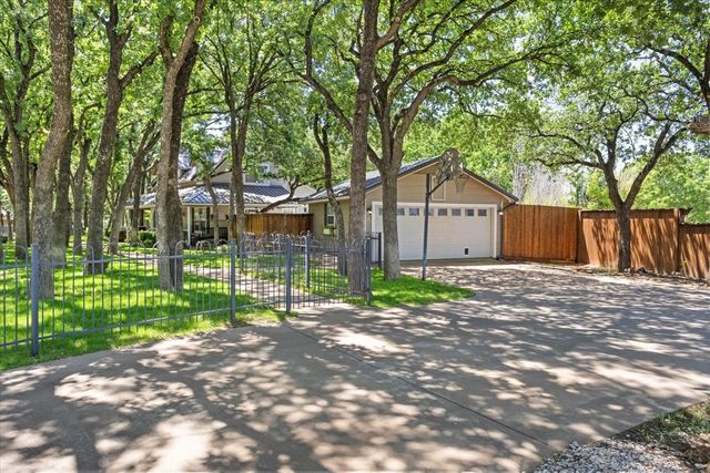 4500 Ridgecrest Drive, Arlington, TX 76017
