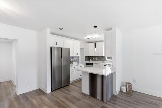 923 1ST AVENUE NW, Largo, FL 33770