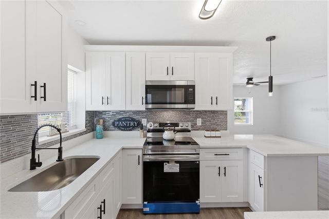 923 1ST AVENUE NW, Largo, FL 33770