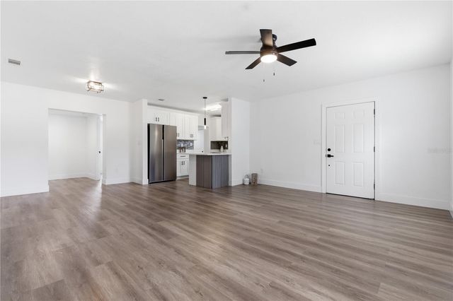 923 1ST AVENUE NW, Largo, FL 33770