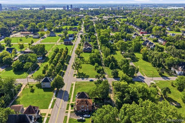 3063 Van Dyke Street, Detroit, MI 48214