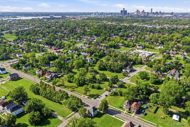 3063 Van Dyke Street, Detroit, MI 48214