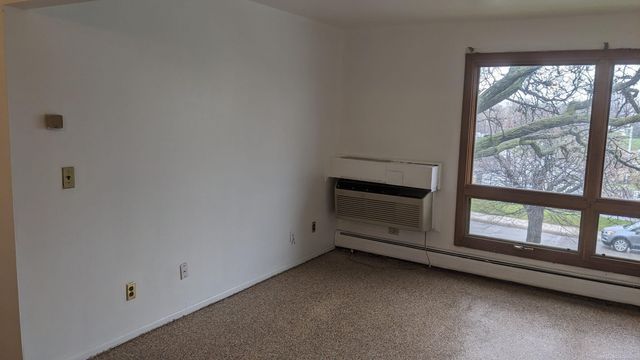 1565 Cherboneau Place 60, Detroit, MI 48207