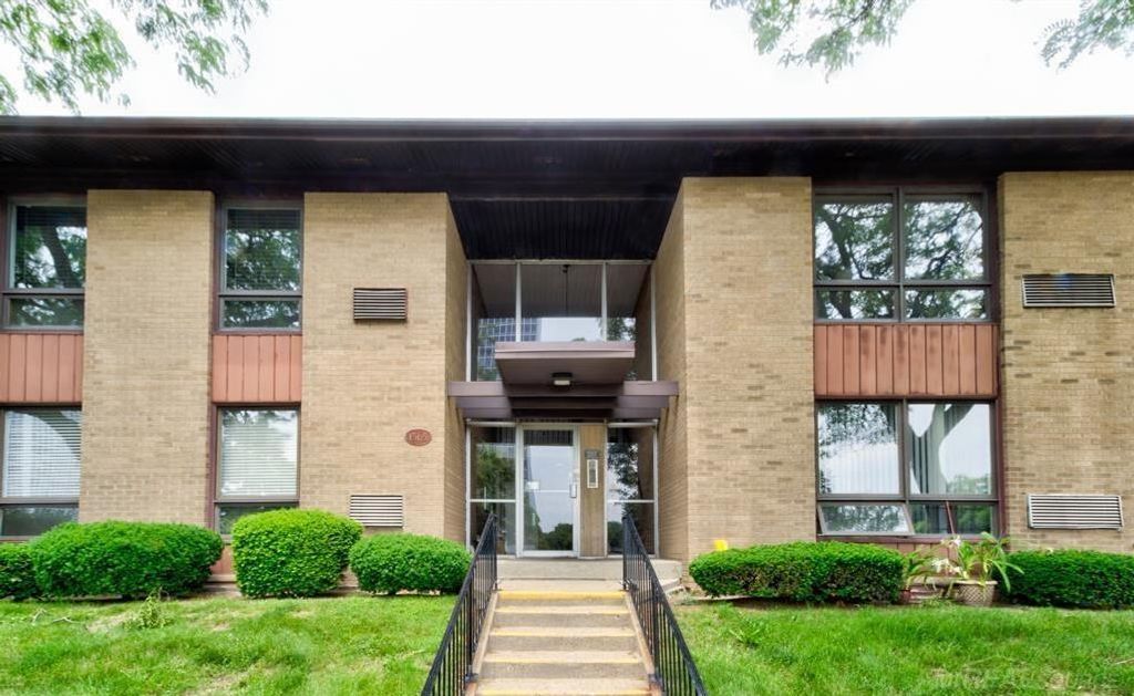 1565 Cherboneau Place 60, Detroit, MI 48207