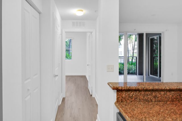 1660 Renaissance Commons Boulevard 2122, Boynton Beach, FL 33426