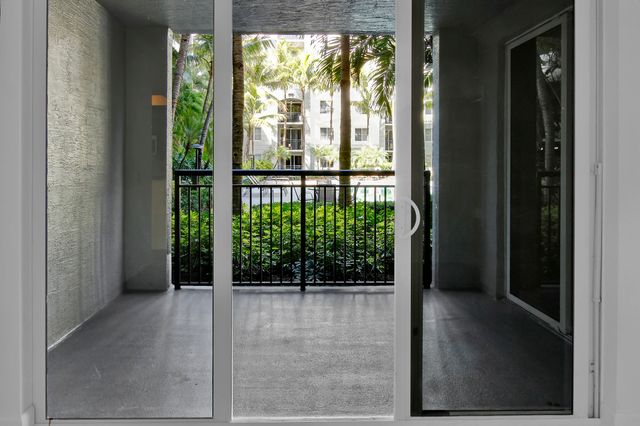 1660 Renaissance Commons Boulevard 2122, Boynton Beach, FL 33426