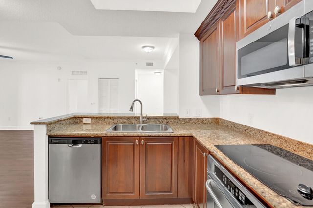 1660 Renaissance Commons Boulevard 2122, Boynton Beach, FL 33426