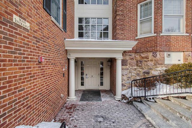 81 S Williams St Unit 303, Burlington, VT 05401