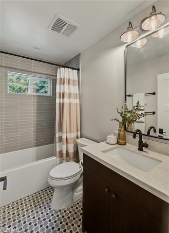 4248 Mclaughlin Avenue, Los Angeles, CA 90066