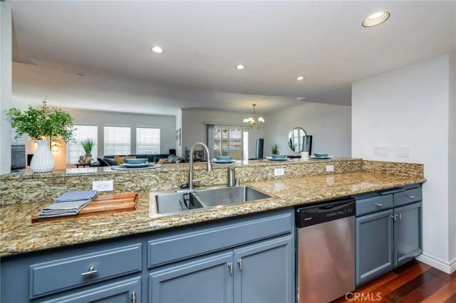 4832 Whitsett Avenue 305, Valley Village, CA 91607