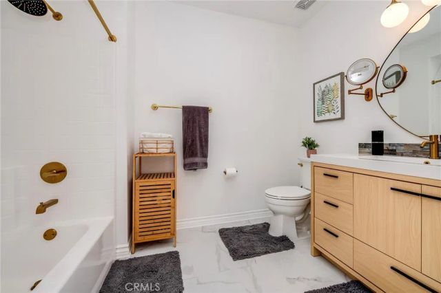 4832 Whitsett Avenue 305, Valley Village, CA 91607