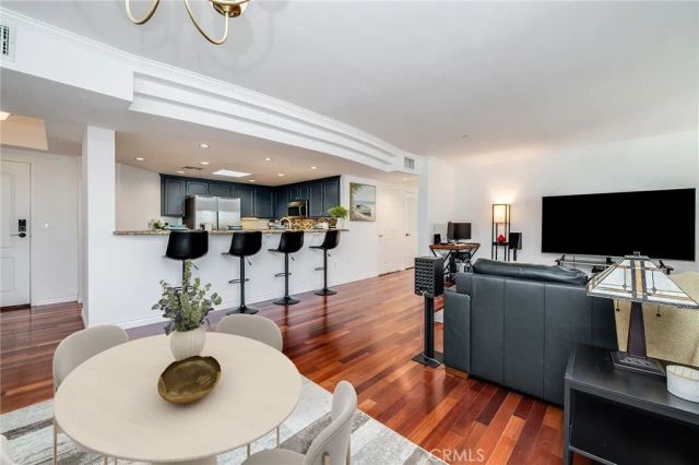 4832 Whitsett Avenue 305, Valley Village, CA 91607