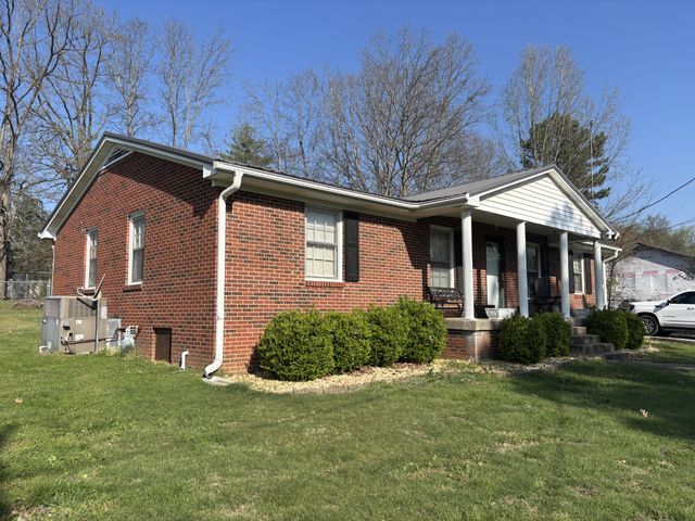 658 Jackson Ave, Lewisburg, TN 37091