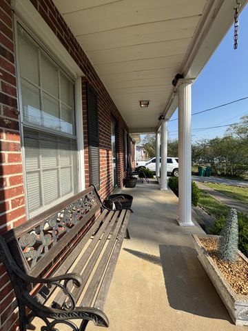 658 Jackson Ave, Lewisburg, TN 37091