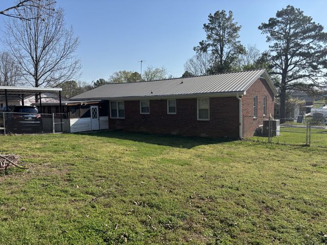 658 Jackson Ave, Lewisburg, TN 37091