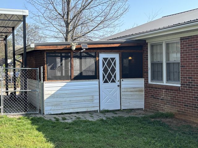 658 Jackson Ave, Lewisburg, TN 37091