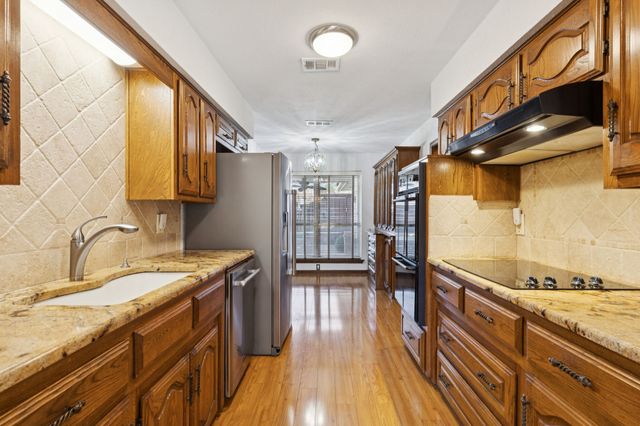 1422 Tierra Calle, Carrollton, TX 75006