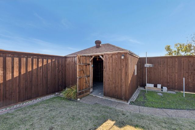 1422 Tierra Calle, Carrollton, TX 75006