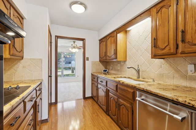 1422 Tierra Calle, Carrollton, TX 75006