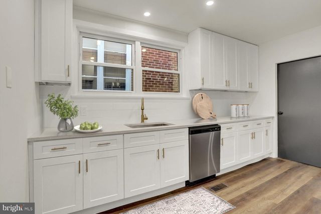 421 LEWIS ST, Harrisburg, PA 17110