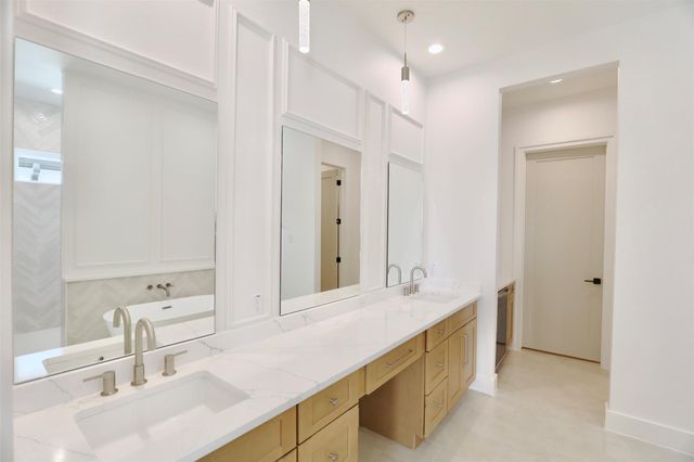 136 E 37th Street, Houston, TX 77018