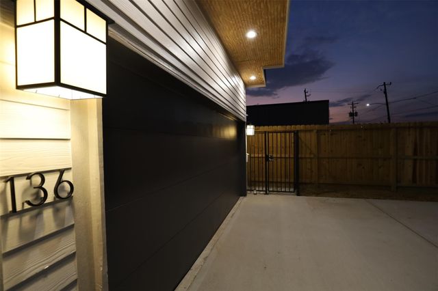 136 E 37th Street, Houston, TX 77018