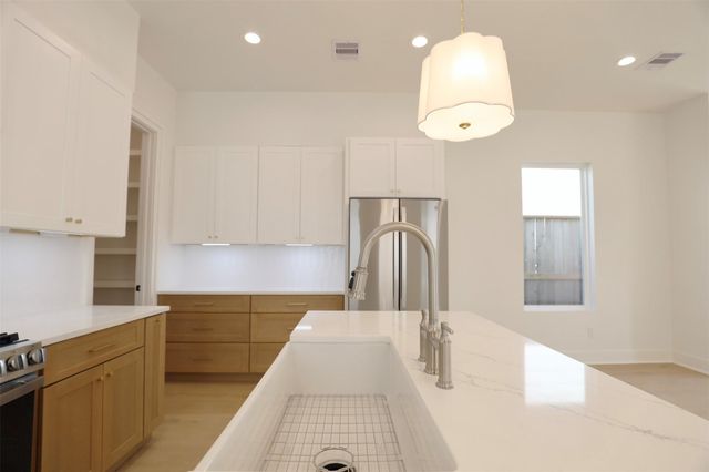 136 E 37th Street, Houston, TX 77018