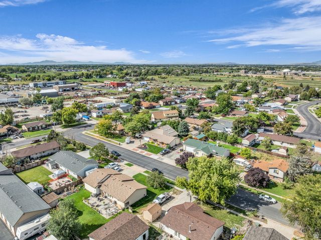 928 N 2075 W, Farr West, UT 84404