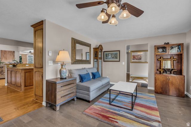 928 N 2075 W, Farr West, UT 84404