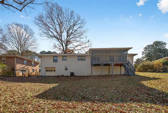 5666 WOODLAND Drive, Douglasville, GA 30135