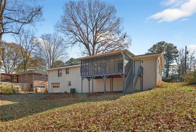 5666 WOODLAND Drive, Douglasville, GA 30135