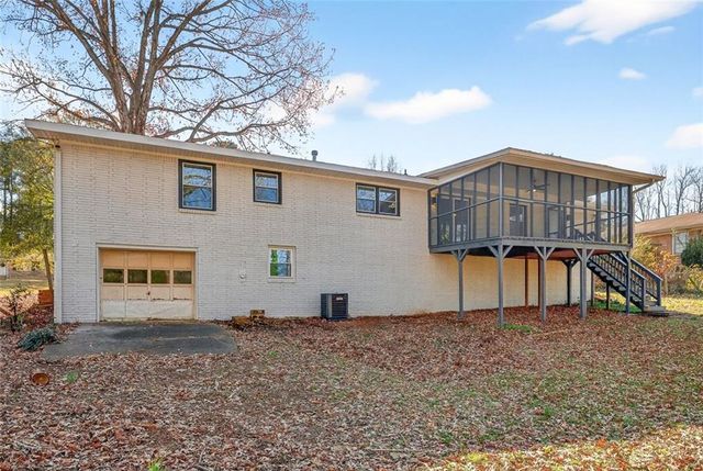 5666 WOODLAND Drive, Douglasville, GA 30135