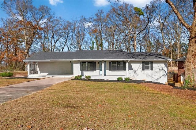 5666 WOODLAND Drive, Douglasville, GA 30135