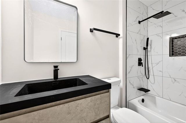 5666 WOODLAND Drive, Douglasville, GA 30135