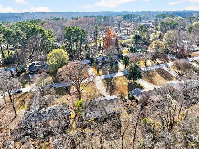 5666 WOODLAND Drive, Douglasville, GA 30135