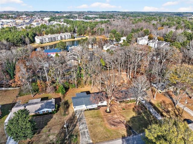 5666 WOODLAND Drive, Douglasville, GA 30135