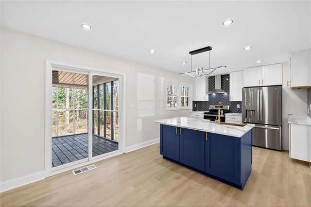 5666 WOODLAND Drive, Douglasville, GA 30135