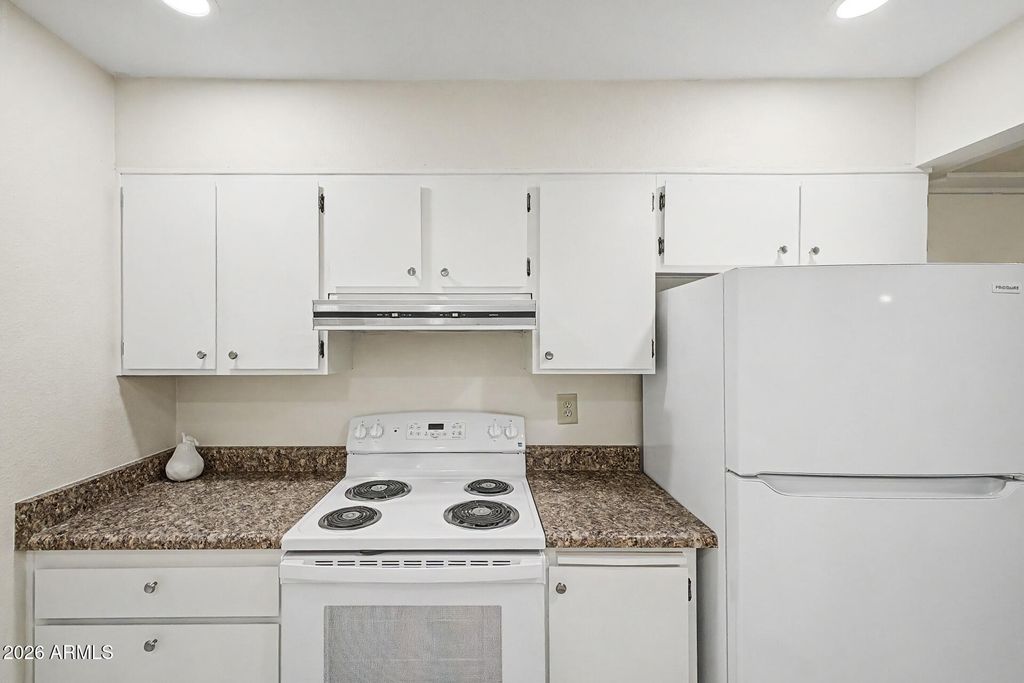 Image 14 of property listing at 13870 N 108TH Drive, Sun City, AZ 85351