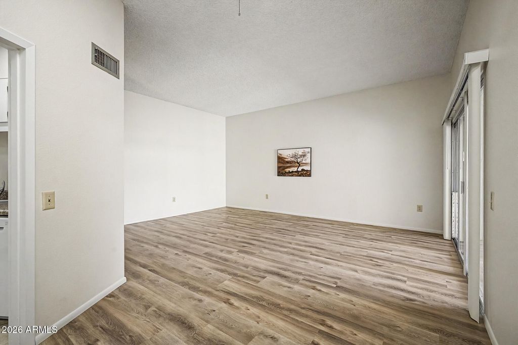 Image 17 of property listing at 13870 N 108TH Drive, Sun City, AZ 85351