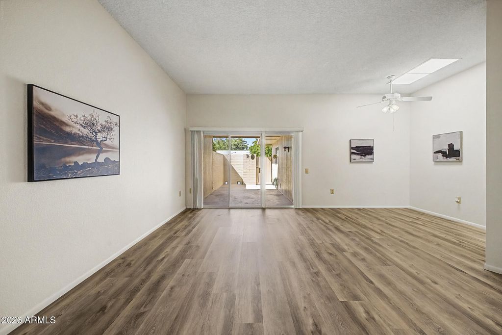 Image 18 of property listing at 13870 N 108TH Drive, Sun City, AZ 85351