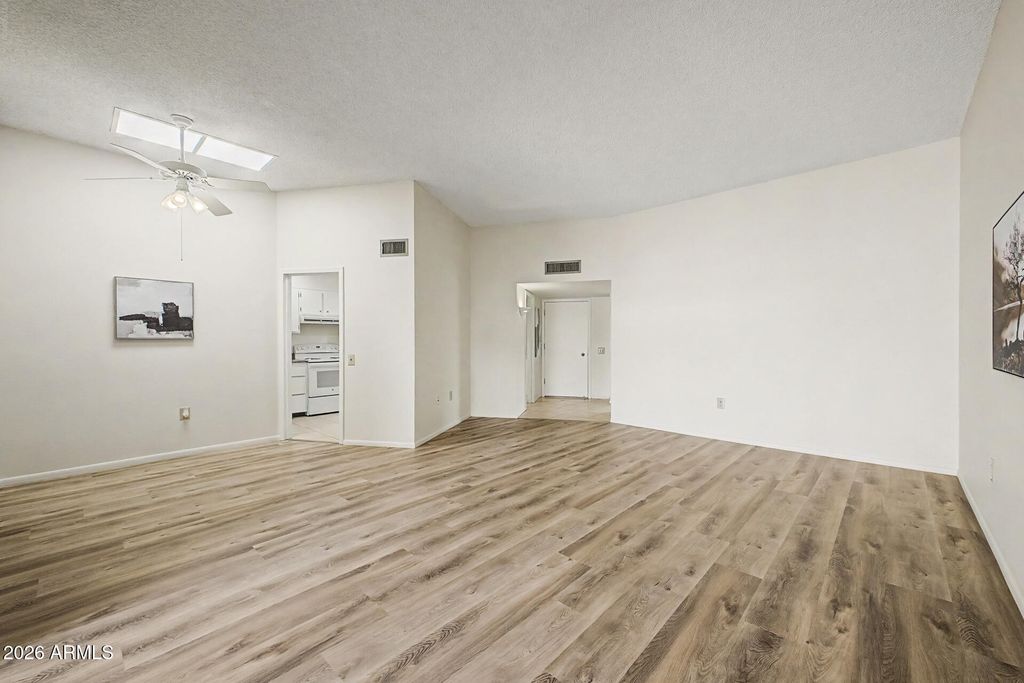 Image 19 of property listing at 13870 N 108TH Drive, Sun City, AZ 85351