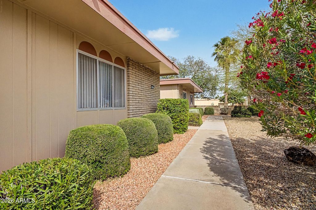 Image 33 of property listing at 13870 N 108TH Drive, Sun City, AZ 85351