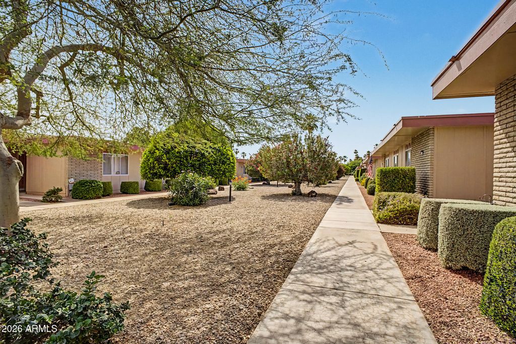 Image 34 of property listing at 13870 N 108TH Drive, Sun City, AZ 85351