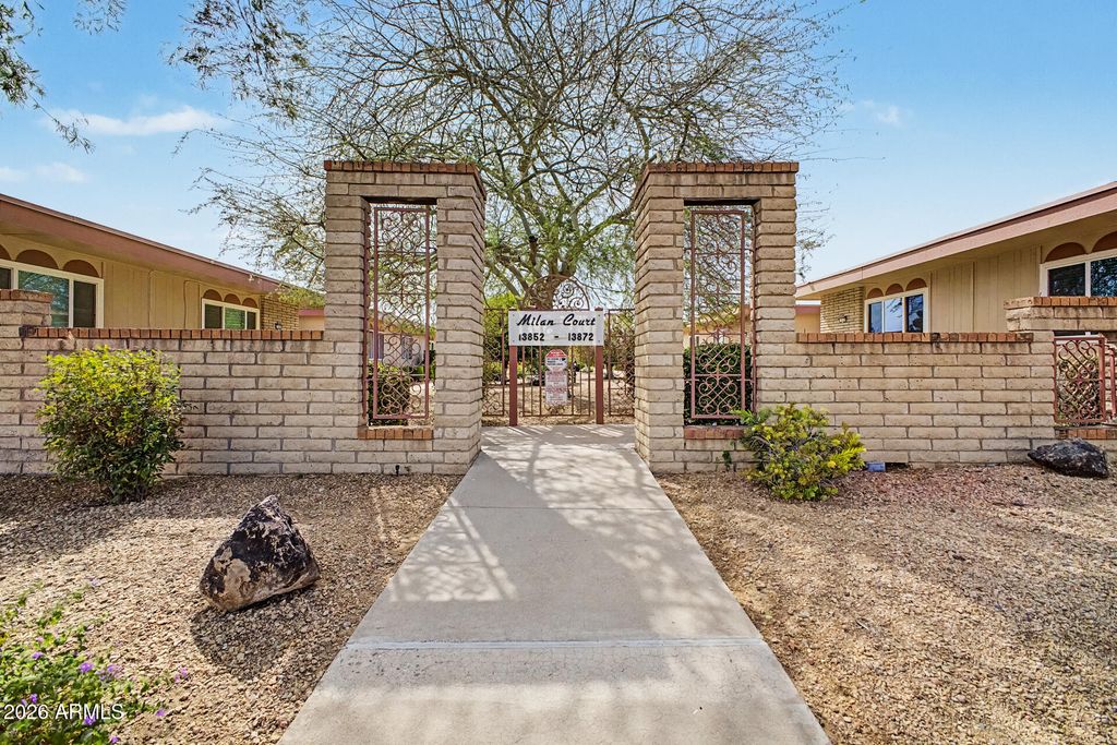 Image 36 of property listing at 13870 N 108TH Drive, Sun City, AZ 85351