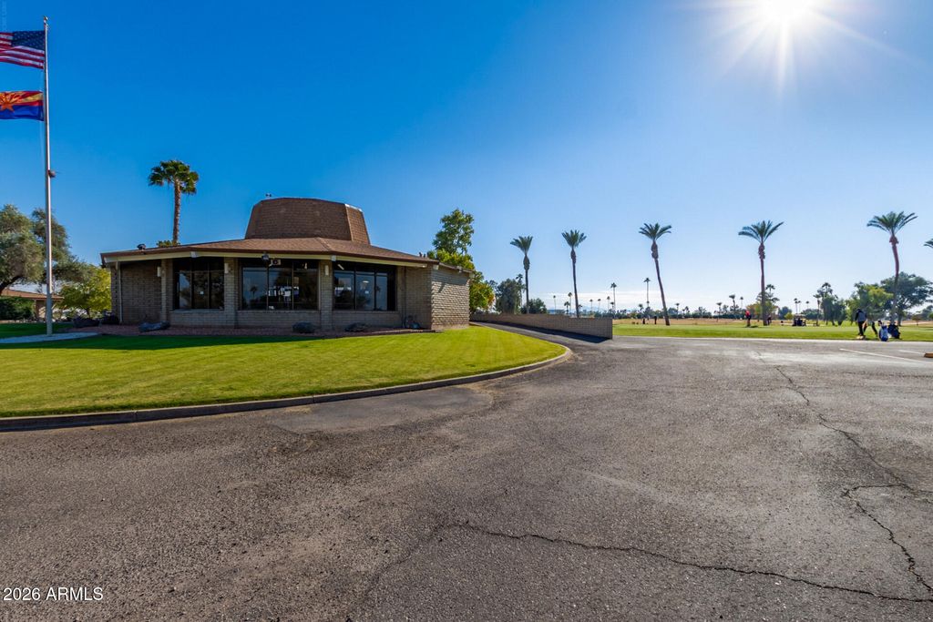 Image 44 of property listing at 13870 N 108TH Drive, Sun City, AZ 85351