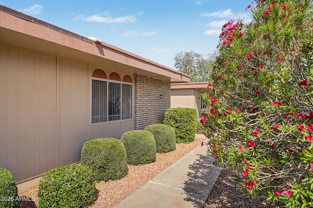 Image 52 of property listing at 13870 N 108TH Drive, Sun City, AZ 85351